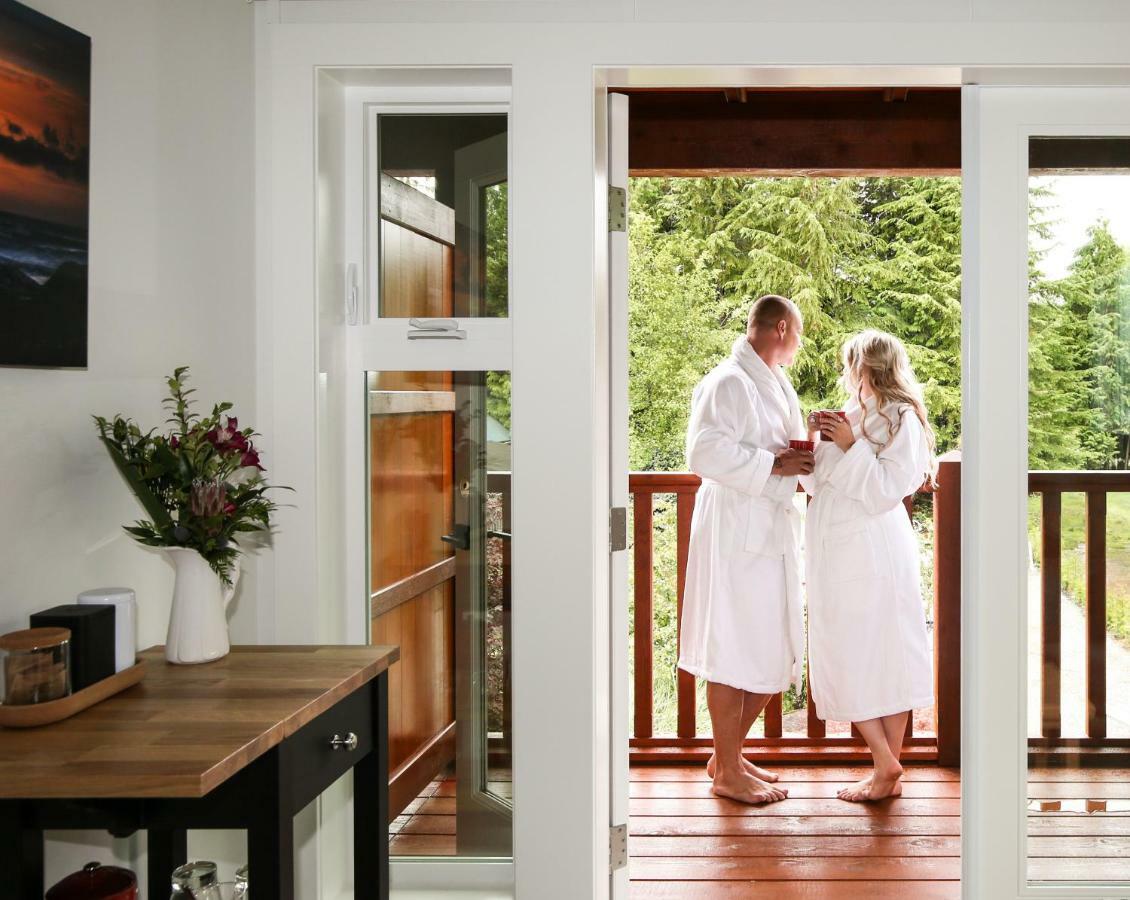 Pluvio Restaurant And Rooms Ucluelet Exterior foto